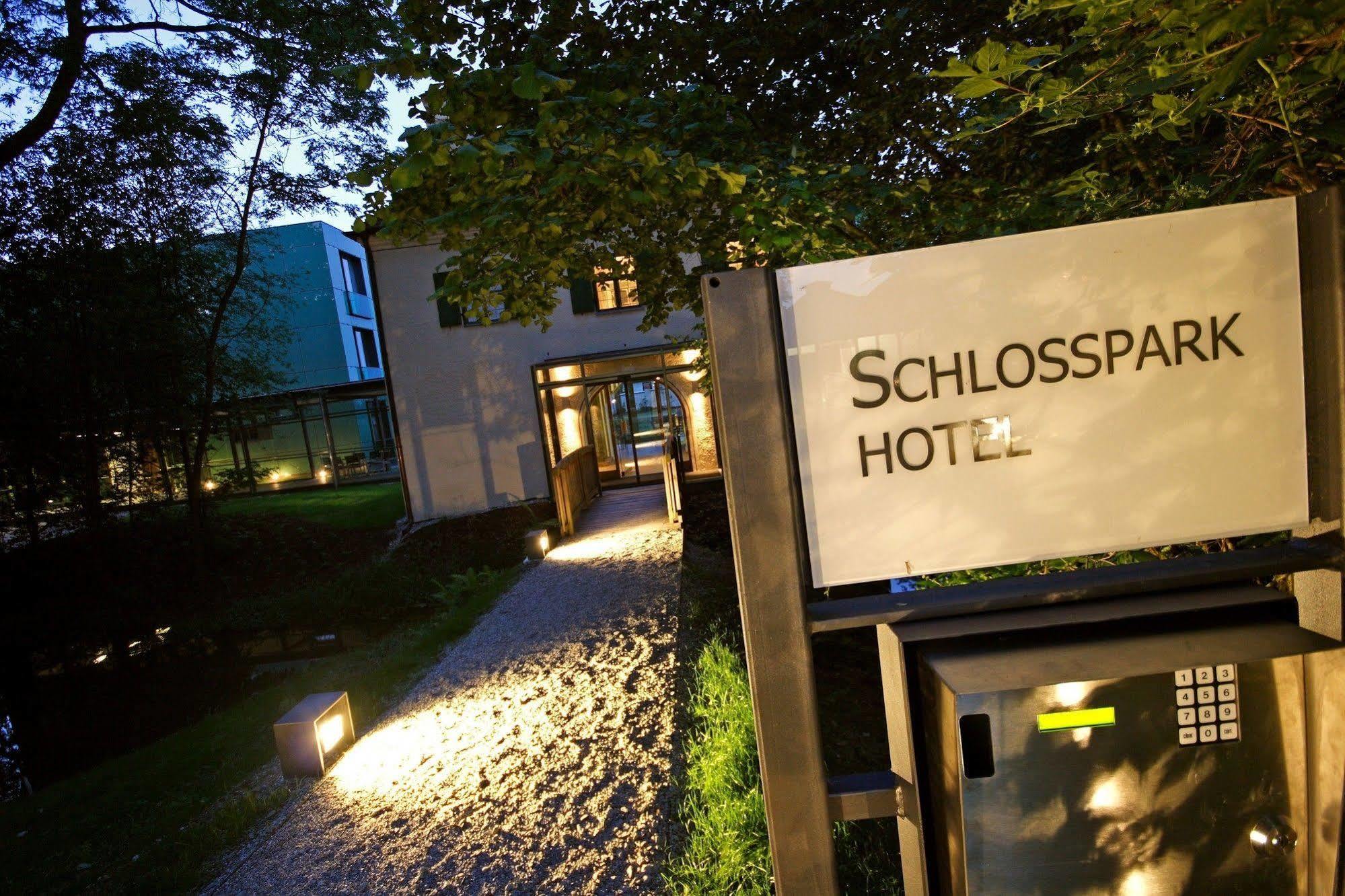 Schlossparkhotel Mariakirchen Arnstorf Bagian luar foto